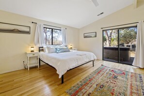 3 quartos, berço de viagem, Wi-Fi de cortesia, roupa de cama