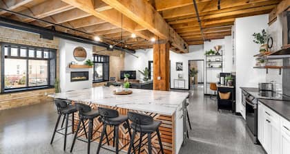 L'Etoile du Nord | The Brix | Pool in Canal Park!