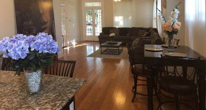 Spacious Napoleon Avenue Mardi Gras Apartment