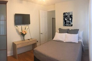 3 habitaciones, tabla de planchar con plancha y wifi gratis 