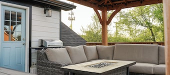 House with 12 Beds with Large Deck near Capital View & Downtown Nashville