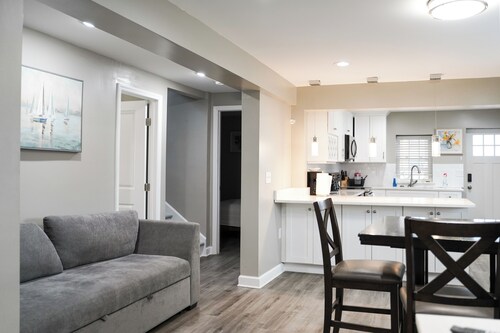 House with 12 Beds with Large Deck near Capital View & Downtown Nashville