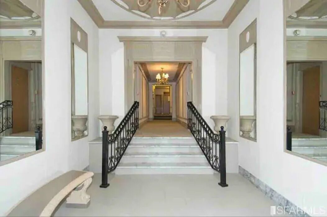 Lovely! 1bdrm w/ Secret Garden & Parking Garage