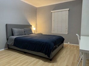 3 bedrooms, desk, iron/ironing board, free WiFi