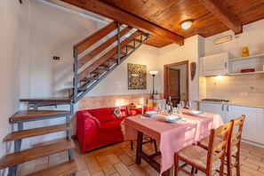 Apartment | 2 bedrooms, Internet - Rosehip apt With Shared Pool (Castiglione del Lago)