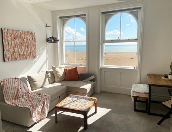 Spacious 2bd Flat With Stunning Views Folkestone - Hythe