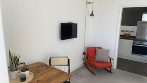 아파트 (2 Bedrooms) | 거실 공간
