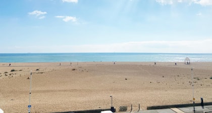 Spacious 2BD Flat With Stunning Views Folkestone