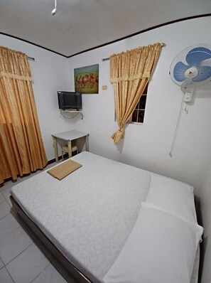 Economy Double Room | 1 bedroom, free WiFi, bed sheets