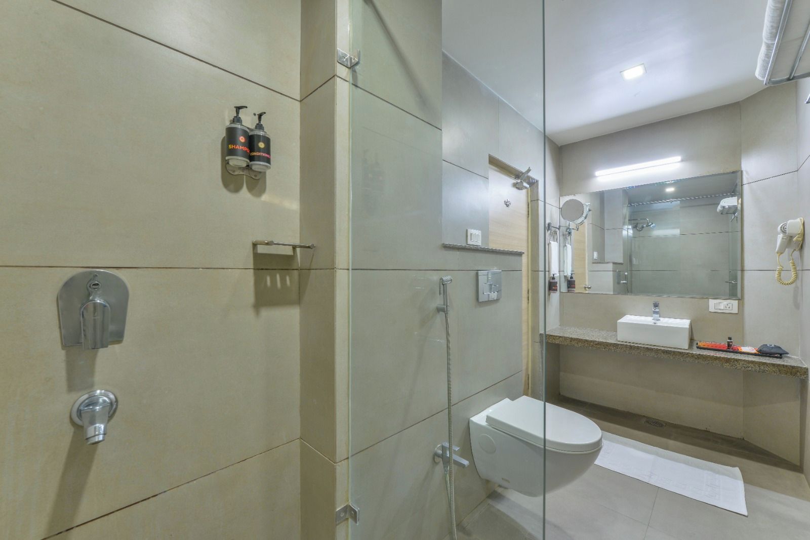 Photo - Clarks Inn Express Udaipur