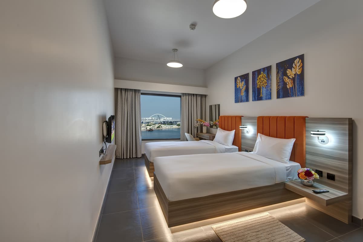 Superior Waterfront Twin | Een minibar, een laptopwerkplek, geluiddichte muren