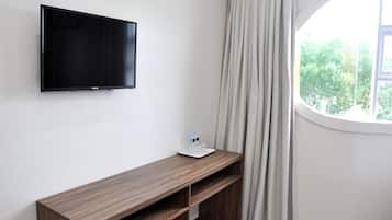 Televisión de pantalla plana de 32 pulgadas con canales por cable