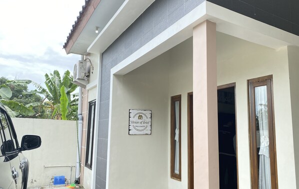 Maison Supérieure | Façade de l’hébergement