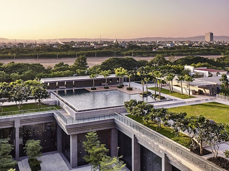 Exterior. Mingalar Mandalay Hotel