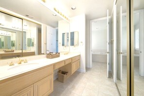 Towels, toilet paper - Spanish Mission in Gated Private Golf Club (Palm Desert)