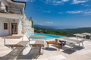 Pool - Amazing villa with pool, wellness and stunning view (Bribir)