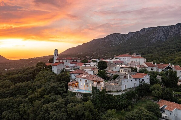 Exterior - Amazing villa with pool, wellness and stunning view (Bribir)