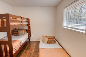 Iron/ironing board, free WiFi, bed sheets