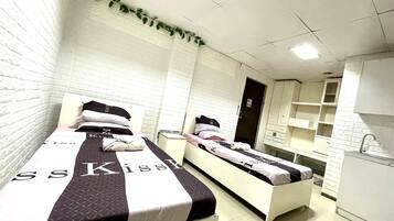 Chambre Standard avec lits jumeaux | Draps fournis