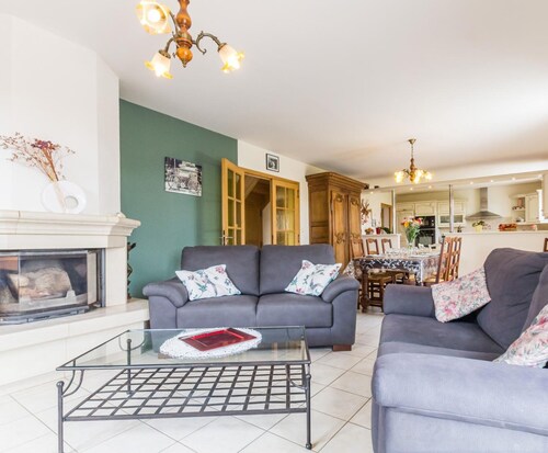 Geräumiges Haus mit geschlossenem Garten in Sainte-Mère-Église, Haustiere erlaubt