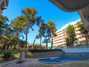 Pool - Modern Apartment with Terrace, A/C, and WiFi in Central Salou (Salou)