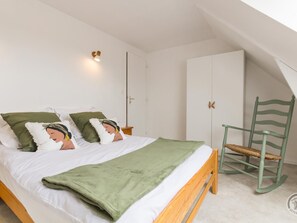 2 bedrooms - Cozy house with enclosed garden and terrace in Canville-la-Rocque (Canville-la-Rocque)