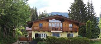 3-Bedroom Apartment in Altenmarkt