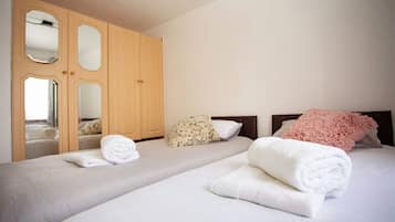 House (3 Bedrooms) | 3 bedrooms