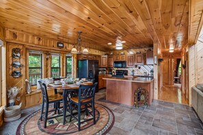 House, Multiple Beds (Mountain Music #339) | Private kitchen - Mountain Music #339 (Sevierville)
