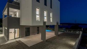 Villa (Four bedroom villa with swimming pool) | Exterior