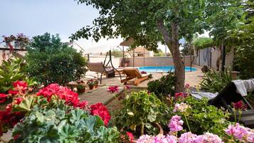 3 عدّة غرف نوم وخدمة الإنترنت