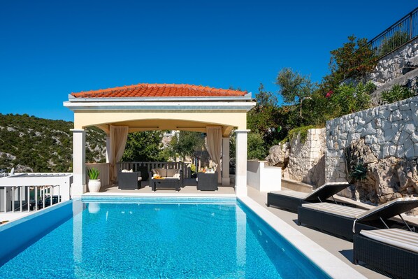 Villa | 3 bedrooms, Internet