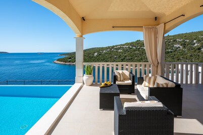 Breathtaking Panorama Villa Vese