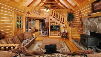 House, Multiple Beds (Park Paradise #254) | Living area
