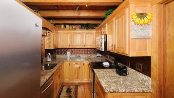 Casa, varias camas (Park Paradise #254) | Cocina privada