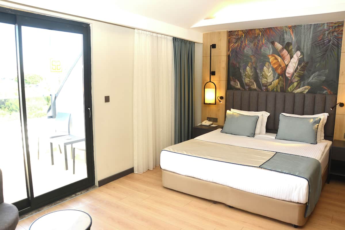 Superior kamer, uitzicht op zee | 1 slaapkamer, luxe beddengoed, een gratis minibar