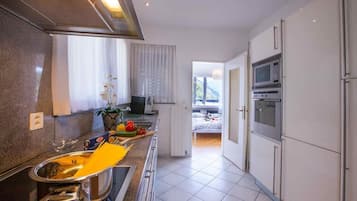 Villa | 3 bedrooms, Internet