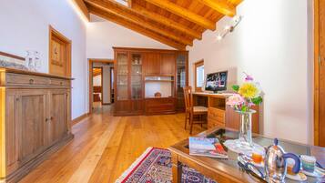 6 bedrooms, Internet