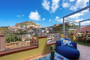 Outdoor dining - Shardana penthouse - Relax in Sardinia (Castelsardo)