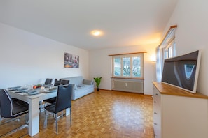Apartment | 2 bedrooms, Internet - Garden On The Lake in Gambarogno Vira (Gambarogno)