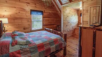 House, Multiple Beds (Brookside Retreat #3584) | 3 bedrooms