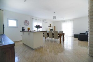 Villa | 3 bedrooms, Internet - Pool Villa Sofija in Prkos (Škabrnja)