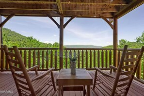 House, Multiple Beds (Heaven's View #2841) | Property grounds