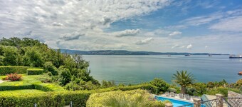 Pool Apartment Debeli Rti 3