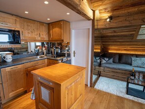 Fridge, microwave, dishwasher, toaster