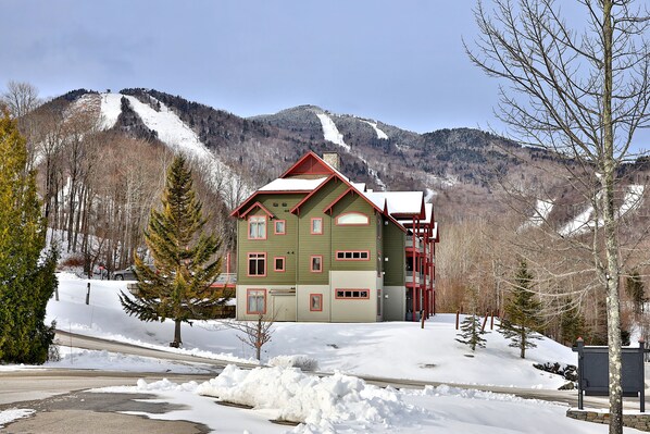 Exterior - Your Family's Ideal Vacation Getaway in Killington B301 (Killington)