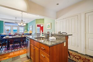 تناول الطعام