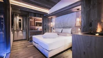 Panoramic Suite | Premium bedding, minibar, individually decorated, individually furnished