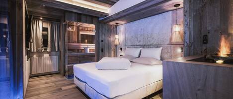 Panoramic Suite | Premium bedding, minibar, individually decorated, individually furnished