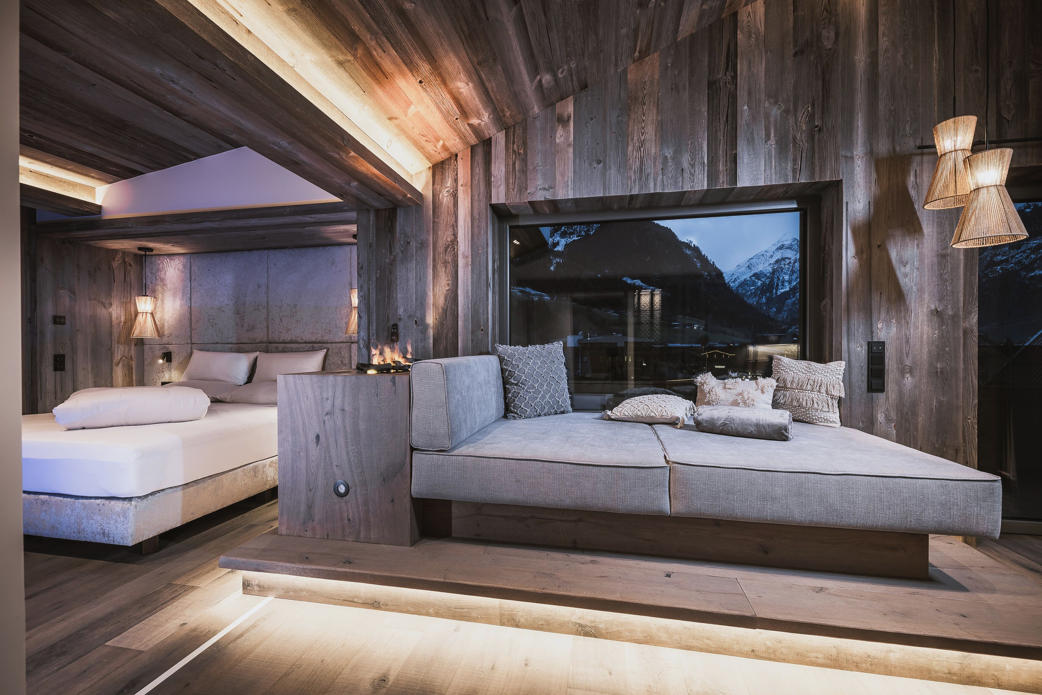 Panoramic Suite | Premium bedding, minibar, individually decorated, individually furnished